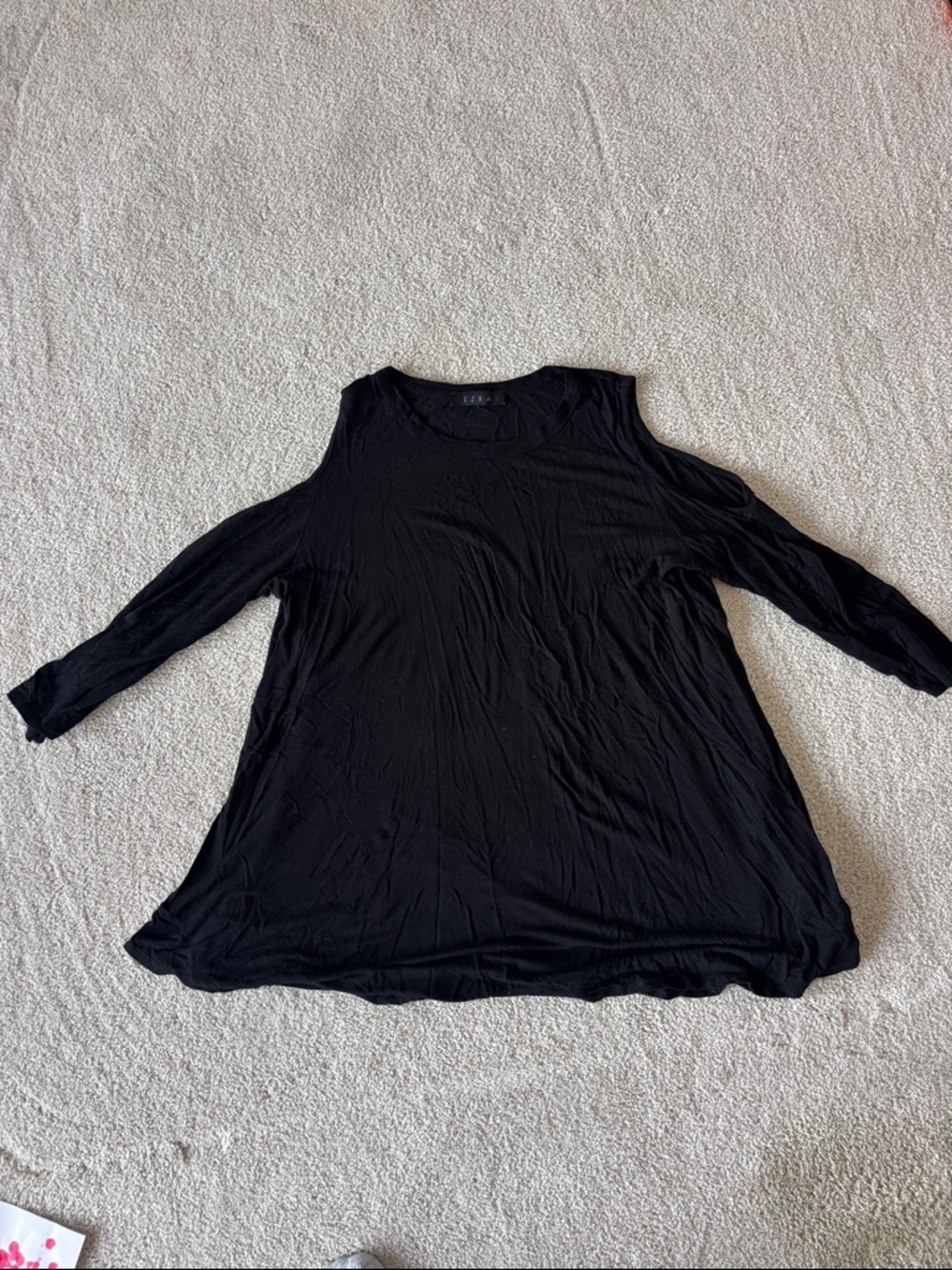 Cold shoulder swing top